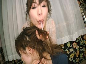 唾 顔面発射レズ　サンプル画像16